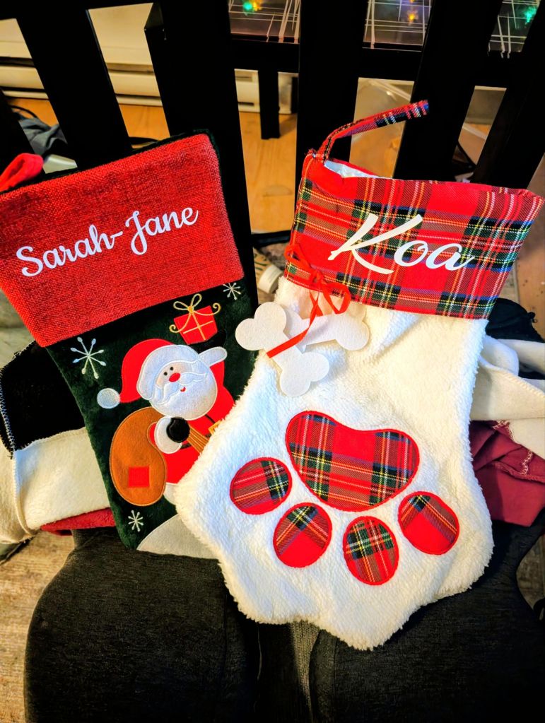 pxl_20251204_062424374~21178102695494014114.